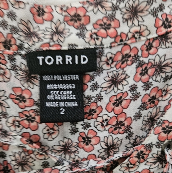 Torrid Floral Print Women's Top Size 2 - Picture 6 of 7